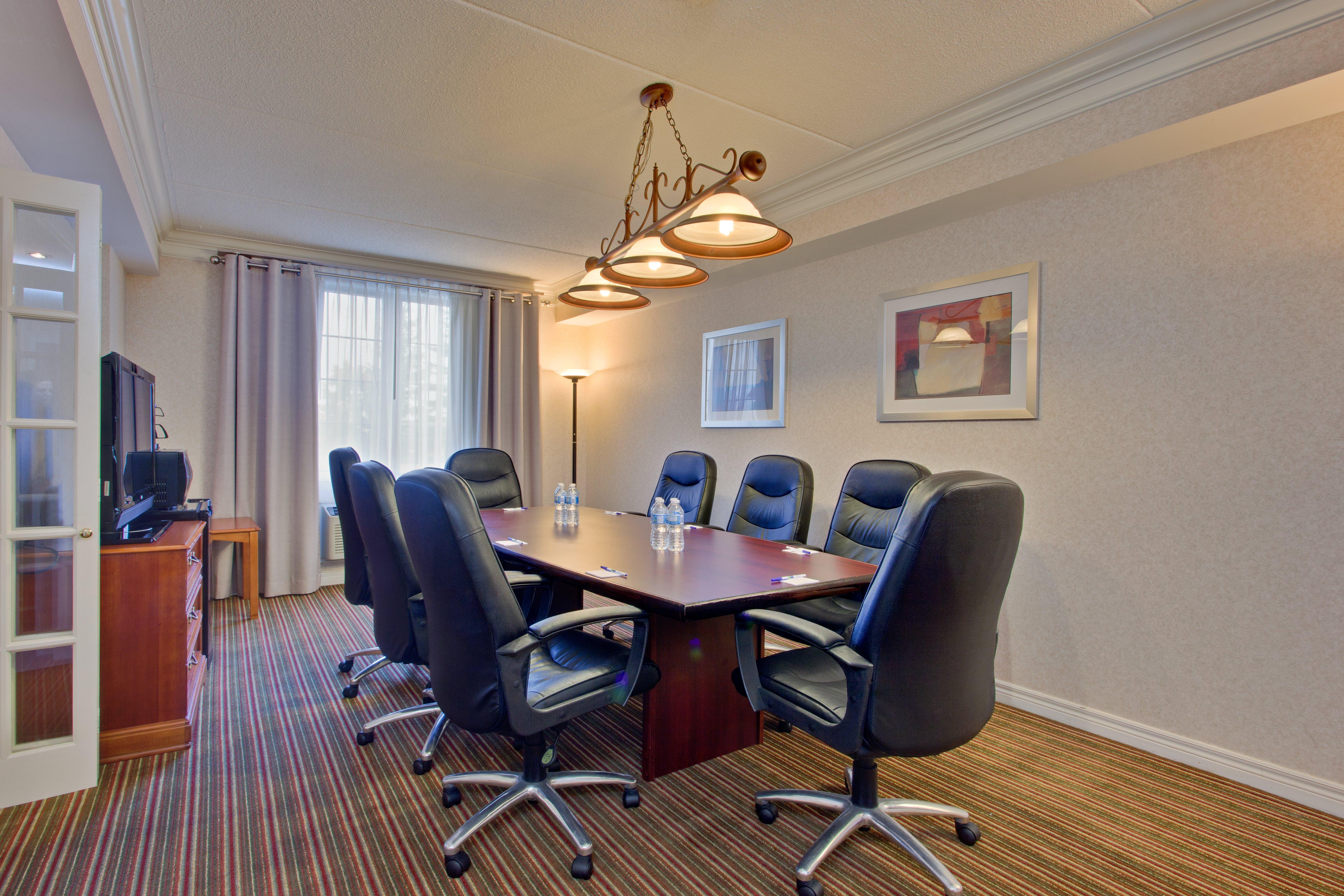 Holiday Inn Express Whitby Oshawa By Ihg Zewnętrze zdjęcie