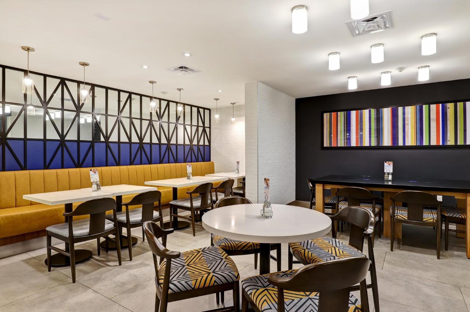 Holiday Inn Express Whitby Oshawa By Ihg Zewnętrze zdjęcie
