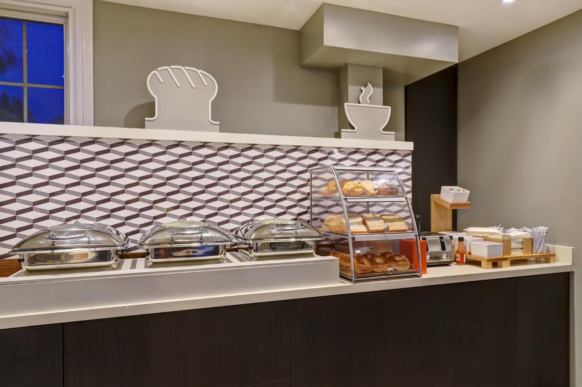 Holiday Inn Express Whitby Oshawa By Ihg Zewnętrze zdjęcie