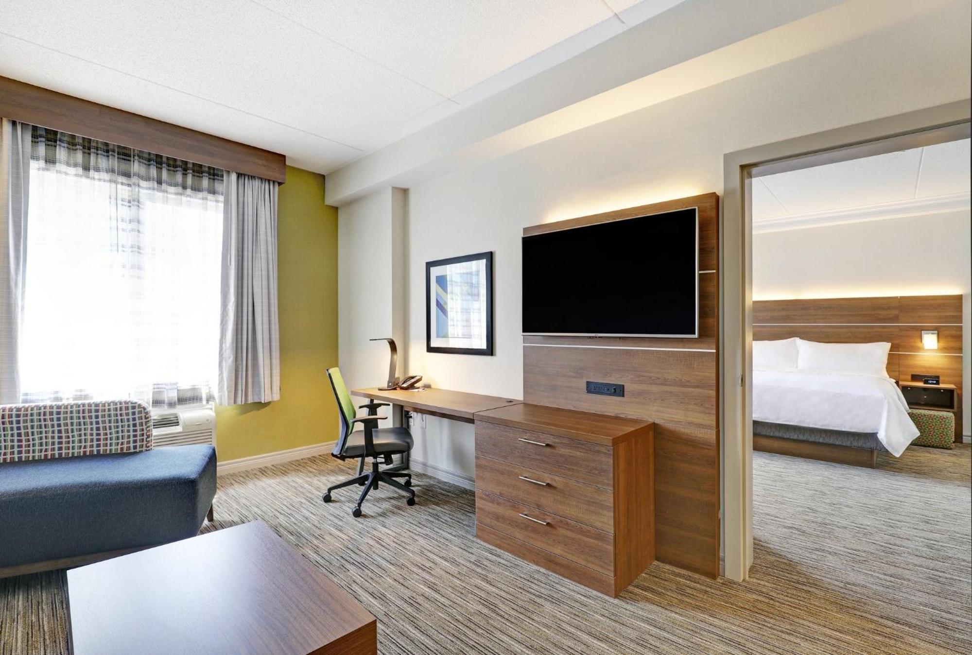 Holiday Inn Express Whitby Oshawa By Ihg Zewnętrze zdjęcie