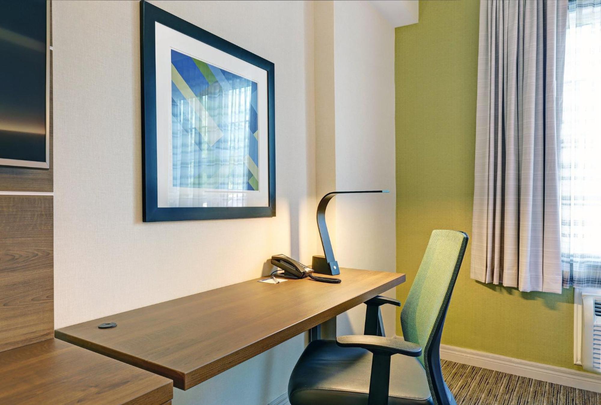 Holiday Inn Express Whitby Oshawa By Ihg Zewnętrze zdjęcie