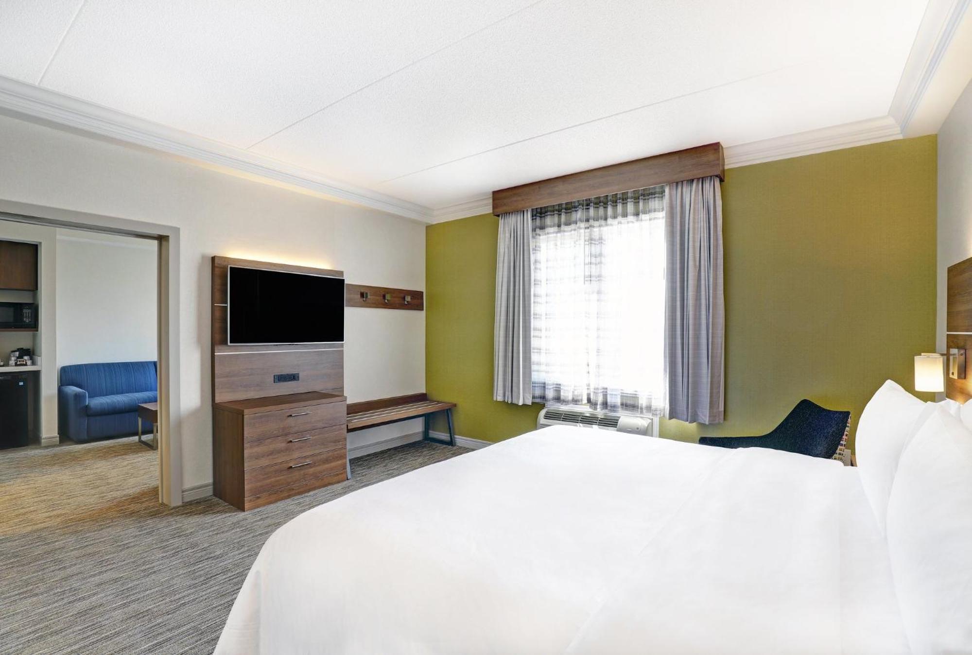 Holiday Inn Express Whitby Oshawa By Ihg Zewnętrze zdjęcie