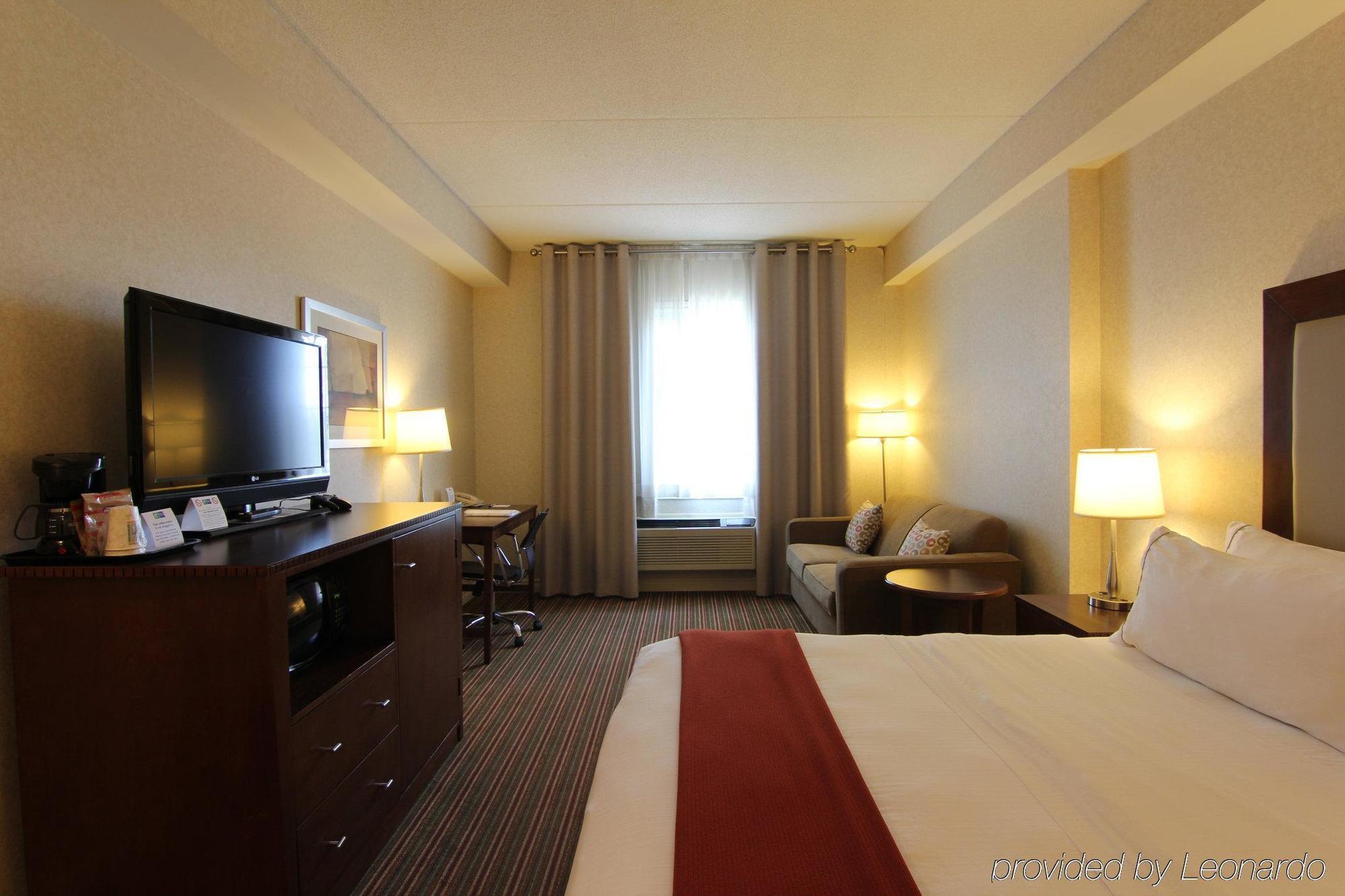 Holiday Inn Express Whitby Oshawa By Ihg Zewnętrze zdjęcie