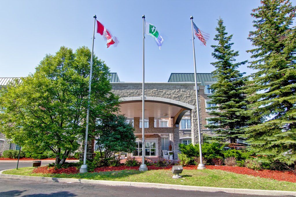 Holiday Inn Express Whitby Oshawa By Ihg Zewnętrze zdjęcie